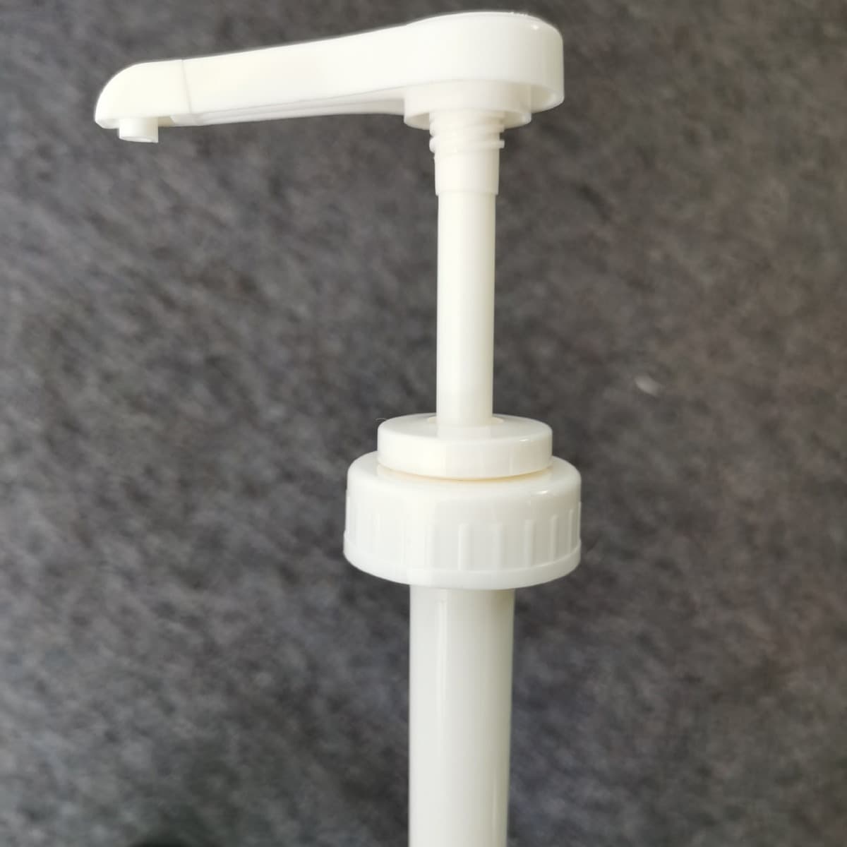 1-gallon 38/400 press head 10cc 10ml plastic dispensing pump 38-thread pump head in stock manufacturer