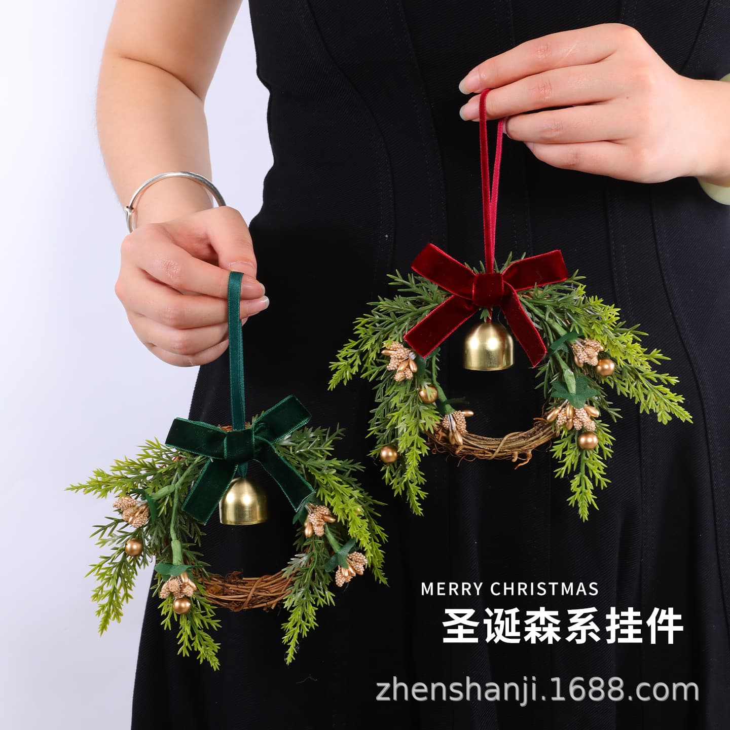 Cross-border hot-selling new supplies pine cone garland pine cone rattan ring bow bells Christmas decorations pendant