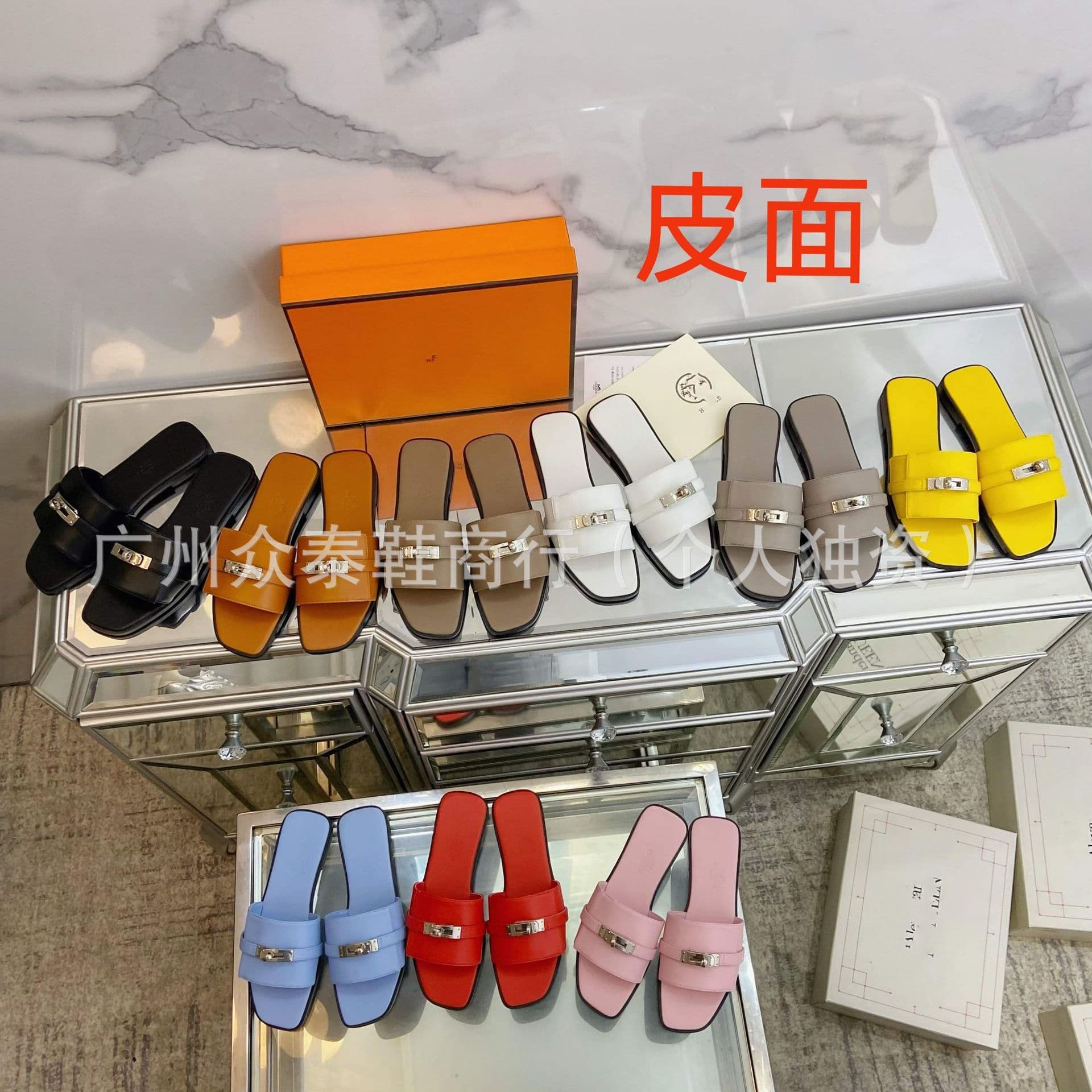 High-End Export Version H Slippers for Women, 2026 New Model, Single Strap Kelly Buckle Flat Slippers, 44 Colors, Sizes 35-42