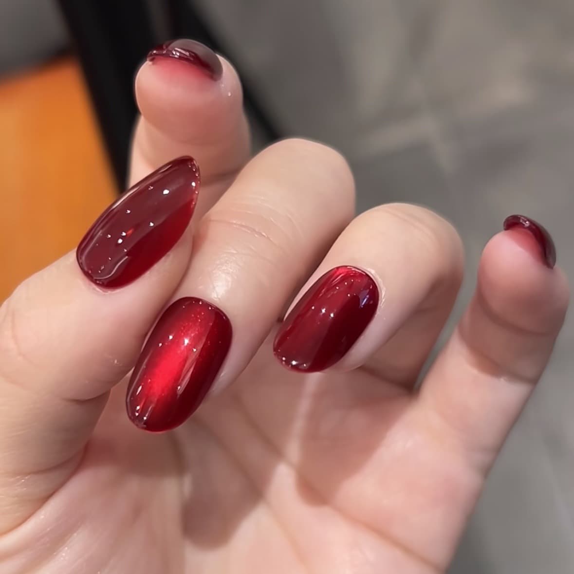 Autumn and winter New Year manicure ruby cat eye wearable manicure red manicure patch pure nail polish glue spray prefabricated nail patch