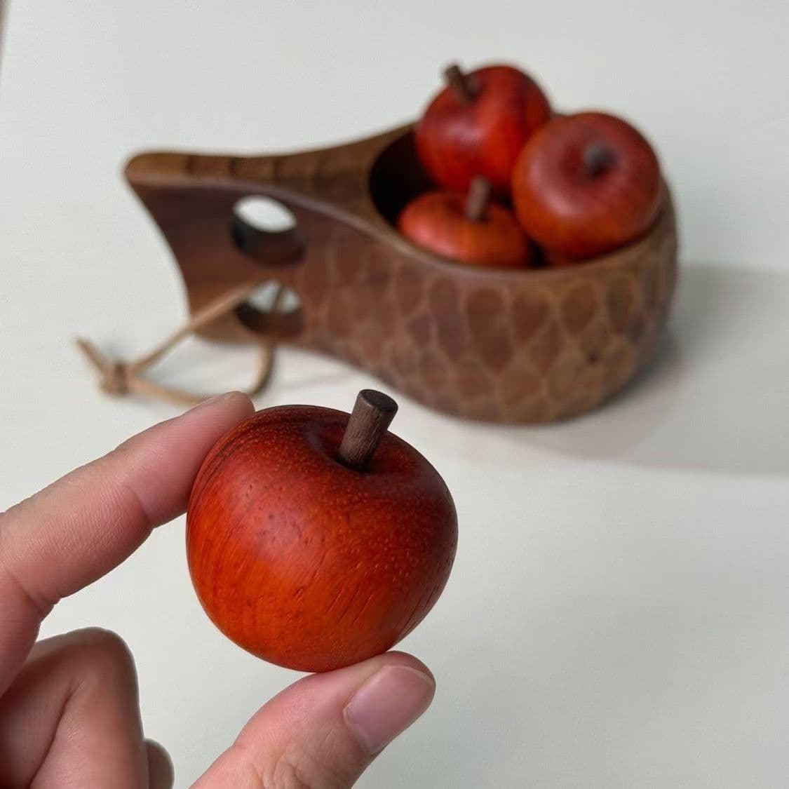 Red Sandalwood Carving, Everything Goes Well Apple, Handheld Persimmon Cultural Play Tea Table, Living Room Decorations, Gift Display Pieces