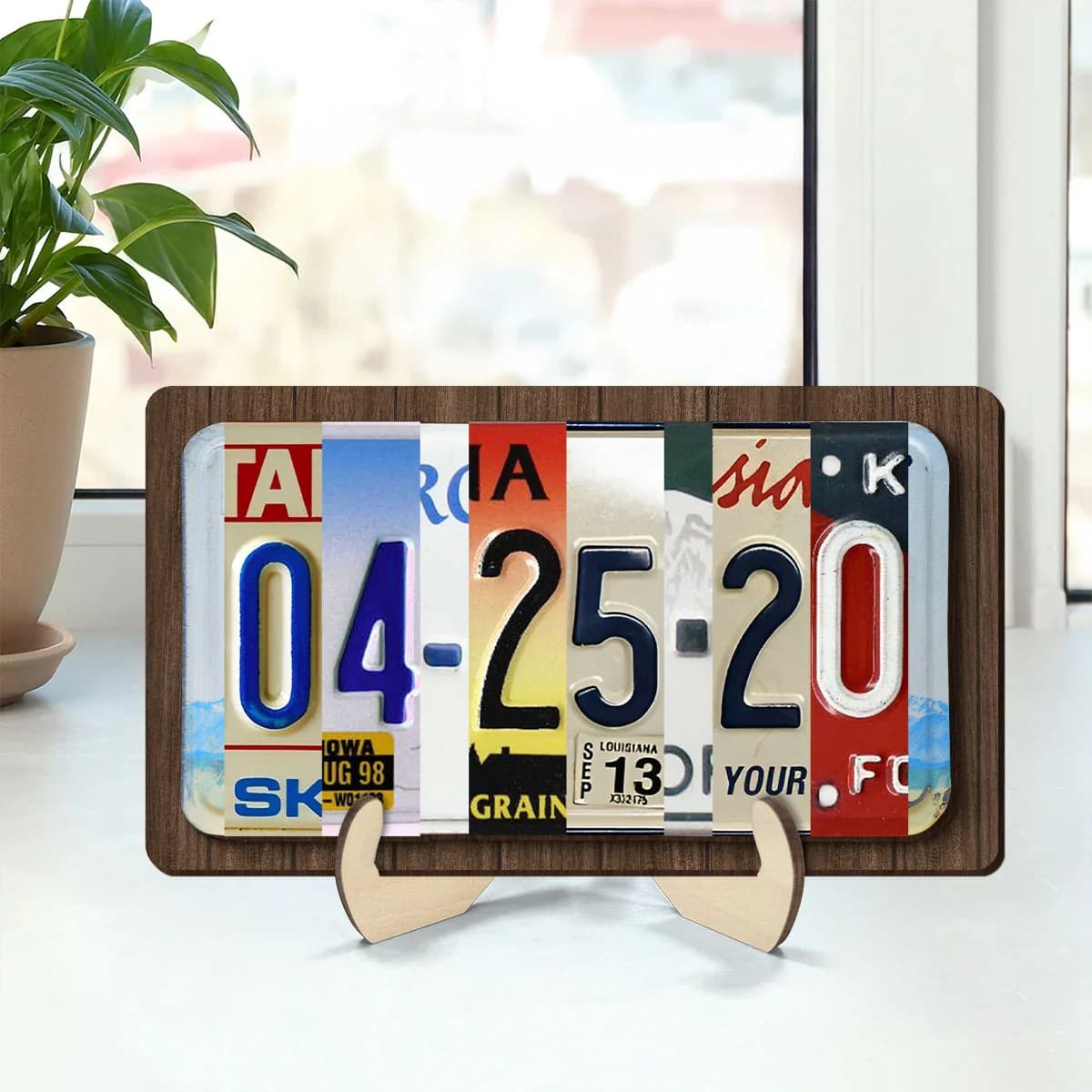 Personalized Wooden Couple License Plate, Customizable with Anniversary, Wedding Date, and Other Messages, Perfect Gift for Couples