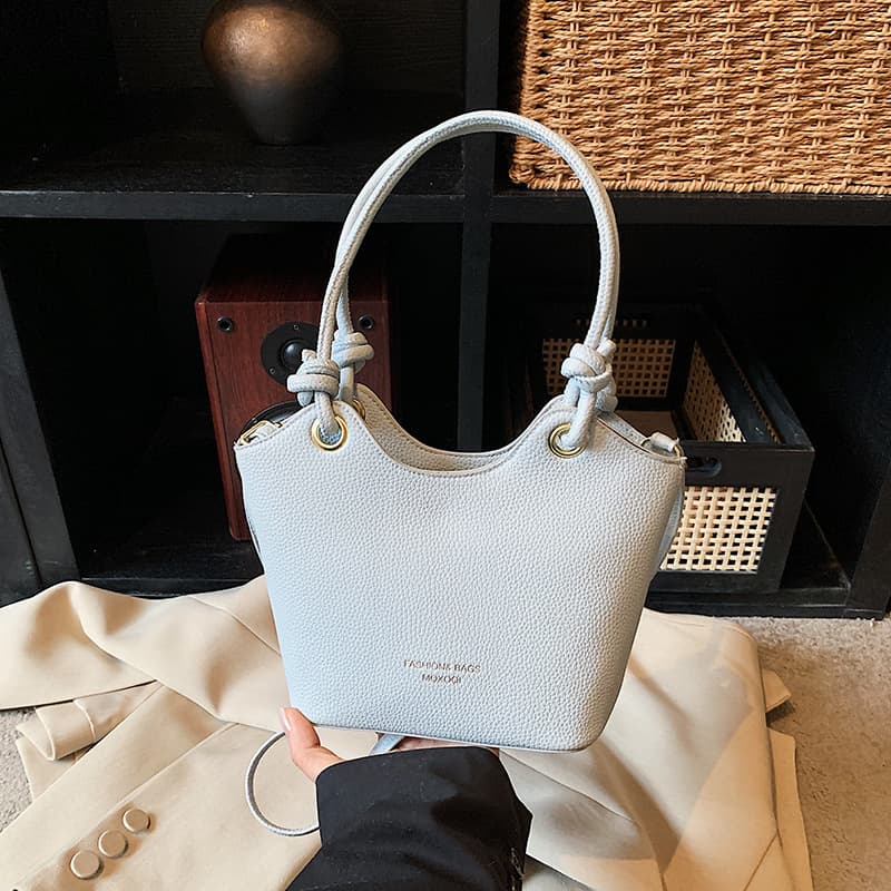 2026 Summer Solid Color New Simple Fashion Pendant Western Style Female Design Commuting Crossbody Handheld Bucket Bag