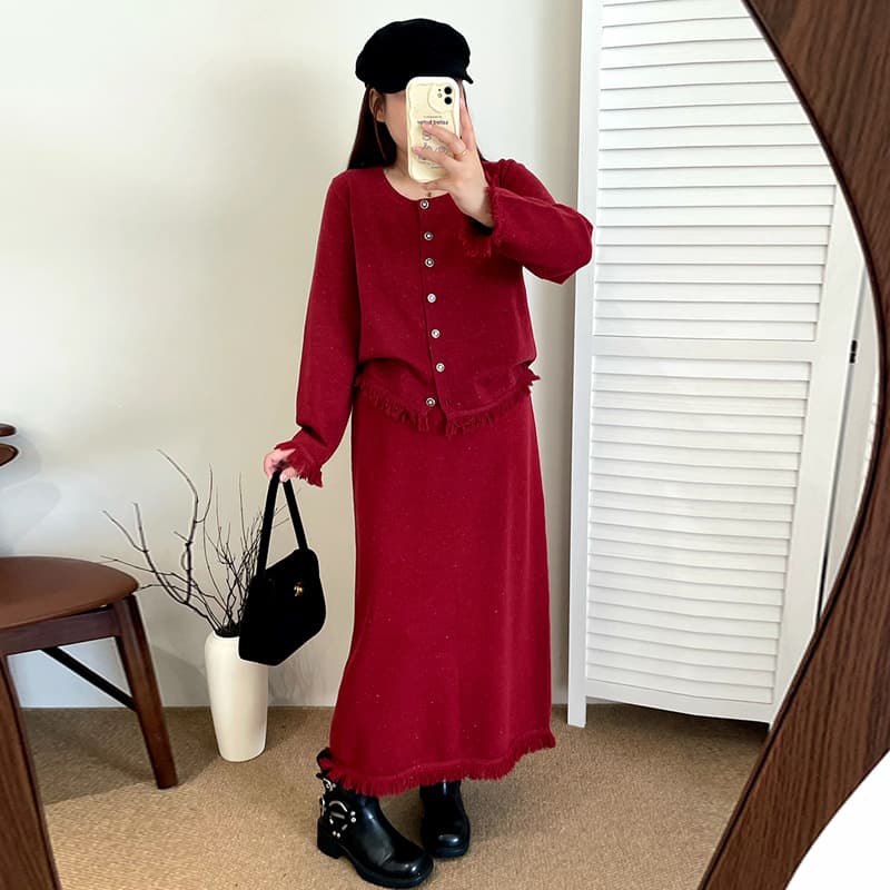 Plus Size Women's Tassel Knitted Suit 2025 Winter Elegant Loose Cardigan and Skirt Two-Piece Set 23118