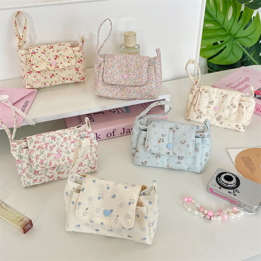 65131 Light Foundation Floral Love Snap Storage Bag Layered Girly Heart Portable Camera Cosmetic Organizing Bag