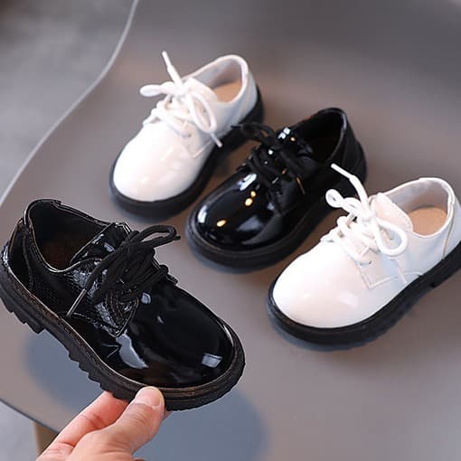 Boys' leather shoes, black British style, 2025 spring and autumn new style, student boys' performance shoes, soft sole trendy.
