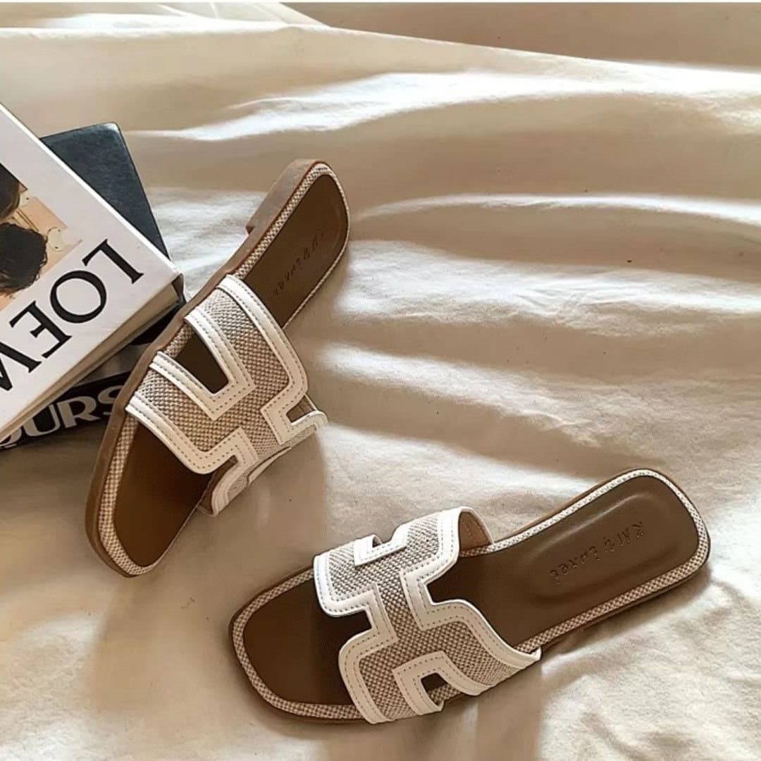 Gorgeous~ Flat Slippers Women's Summer French Chanel-style One-strap Retro Sandals Ins Versatile Outdoor Adult