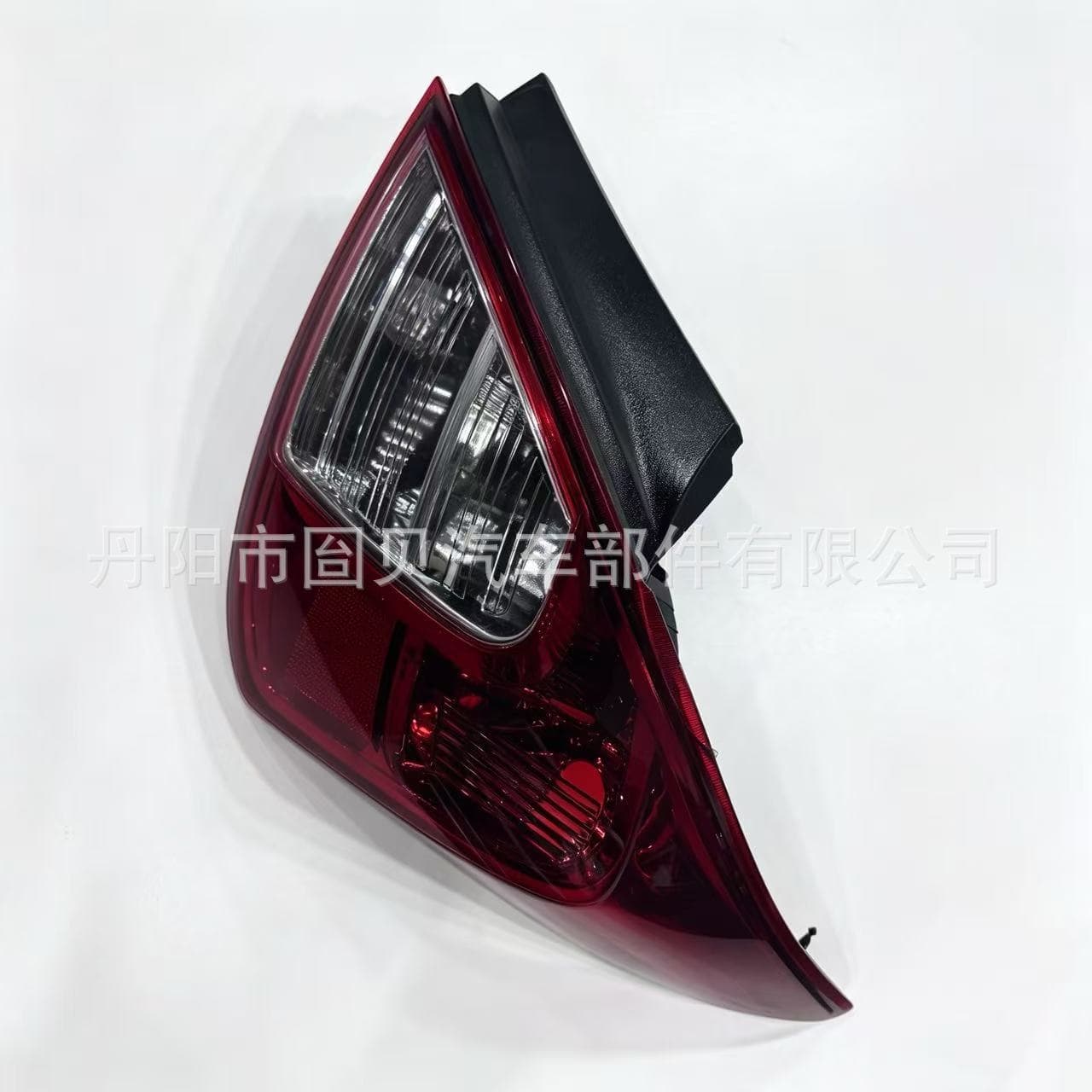 Suitable for Nissan 2014-2015 Sunny Versa 26554-3Ar0A 26559-3Ar0A Tail Lights