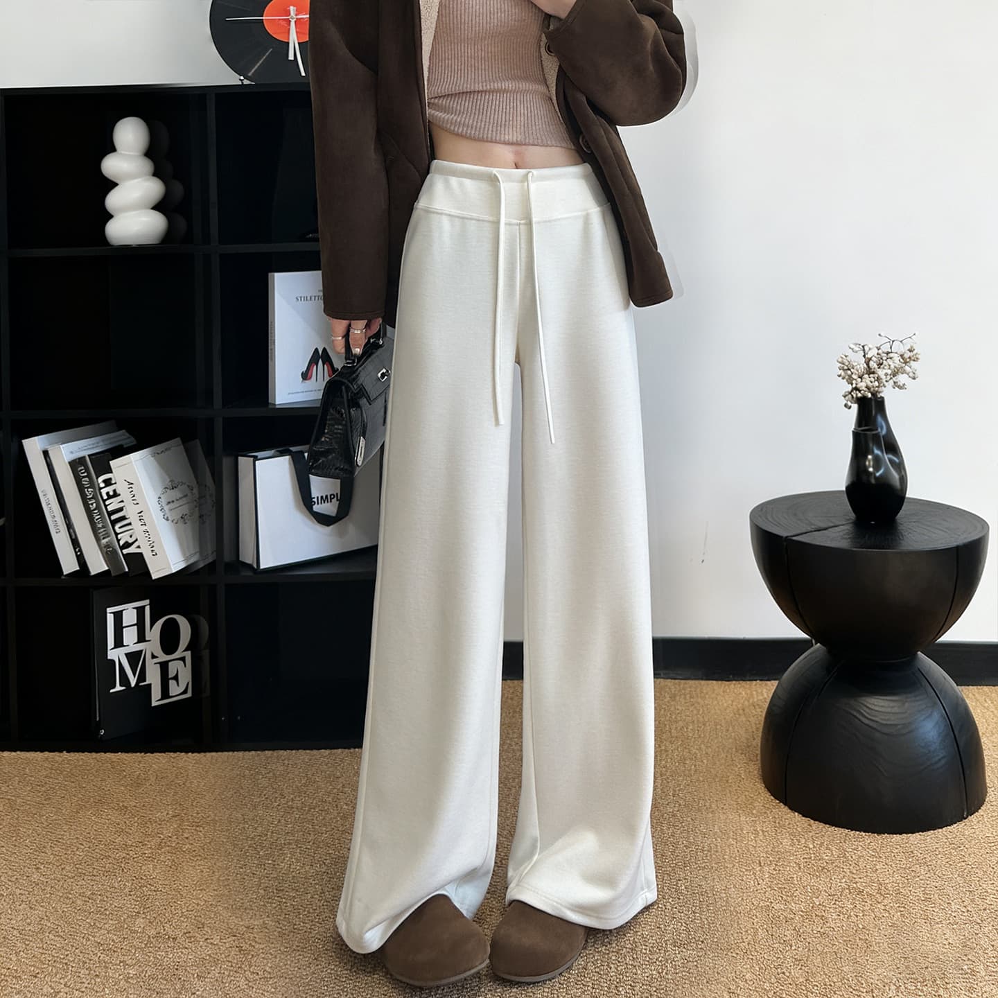 Korean Style Wide-Leg Pants Women Early Autumn Winter 2026 Straight-Leg High-Waist Flowy Slimming Petite Casual White Pants