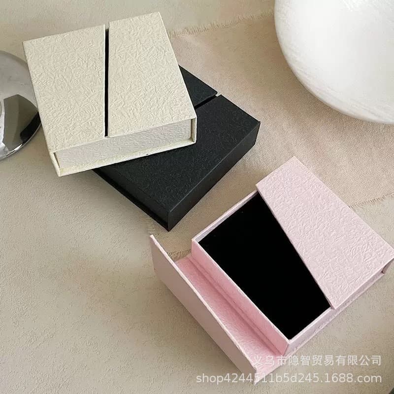 Yinzhi Magnetic Flip-Top Jewelry Box for Bracelets, Necklaces, Bangles, Rings, Earrings, Jewelry Storage and Packaging Box Wholesale