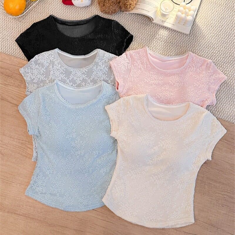 Pure and Elegant Lace Short-Sleeve Top for Women, Summer Inner Layer with Built-in Pads, Slim Fit, Figure-Flattering, Stylish Cropped Blouse
