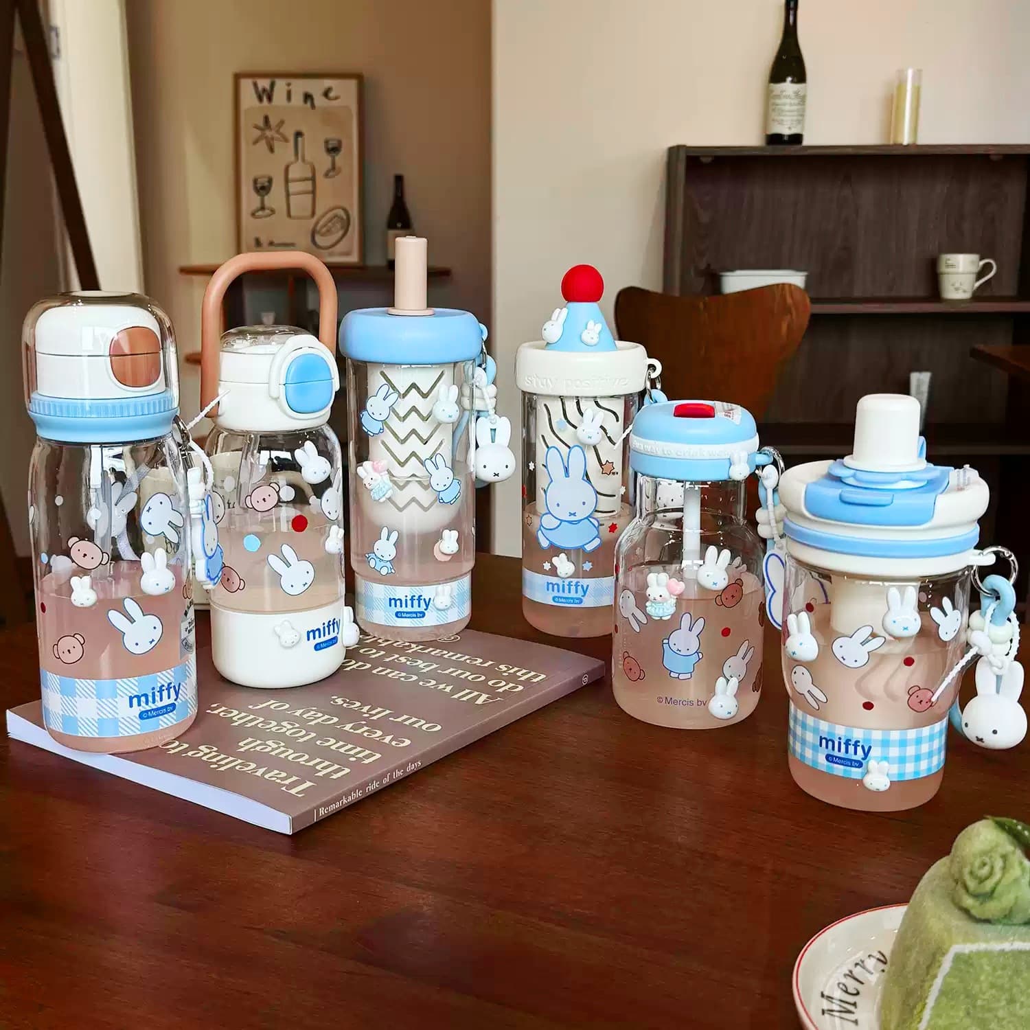 Cute genuine water cup tritan high-value material girls straw cup tea portable student plastic cup