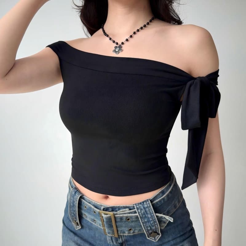 Cross-border factory ins European and American style sexy off-shoulder tie-up fitted T-shirt women's summer short crop top for hot girls