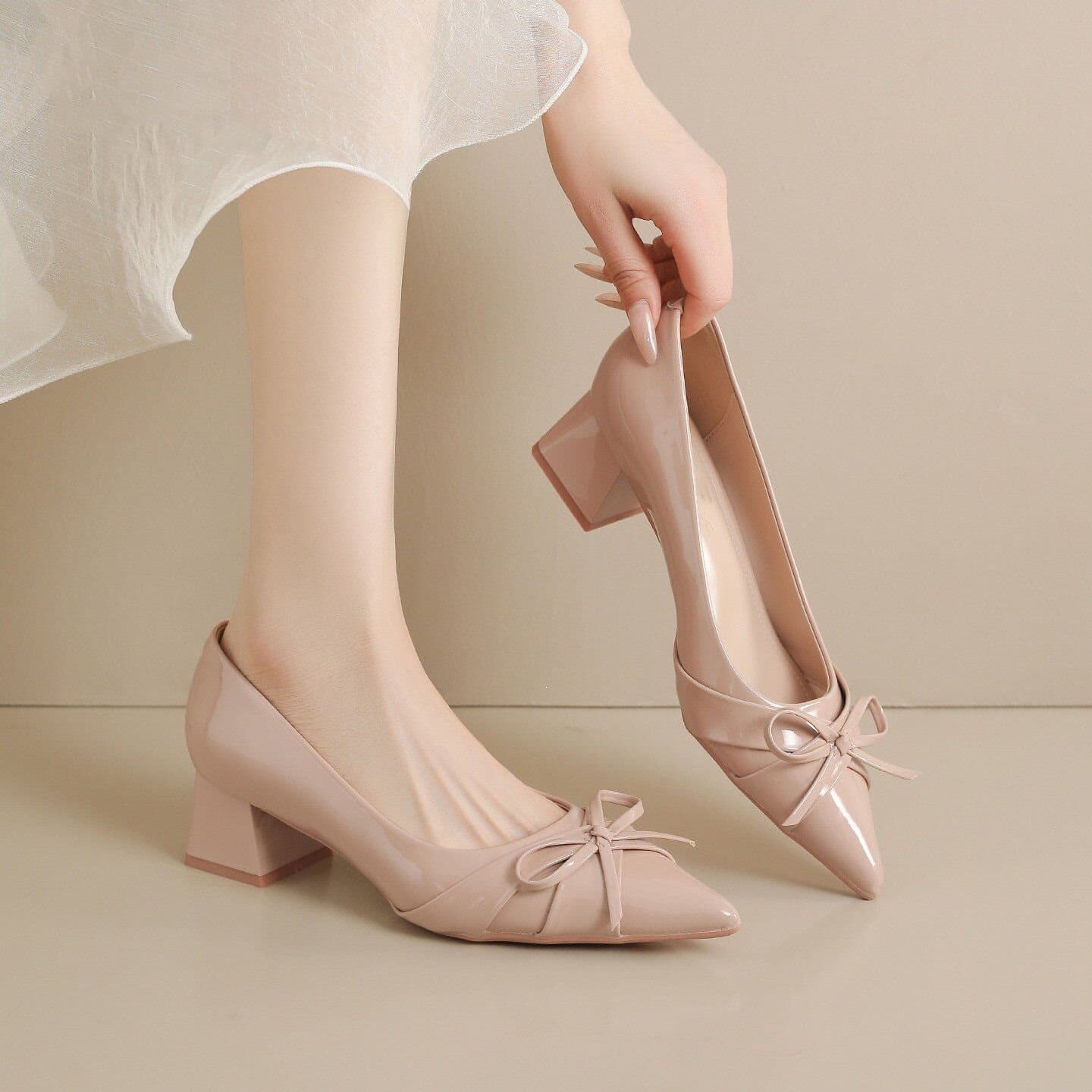 Very good-looking ~ single shoes for women 2026 spring new French pointed bow thick heels with skirt nude pink high heels