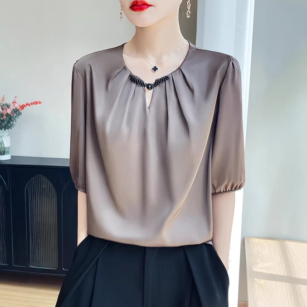 Cool and Breathable Round Neck Short Sleeve T-Shirt for Women 2026 New Summer Loose Fashion Pleated Textured Half Sleeve Top