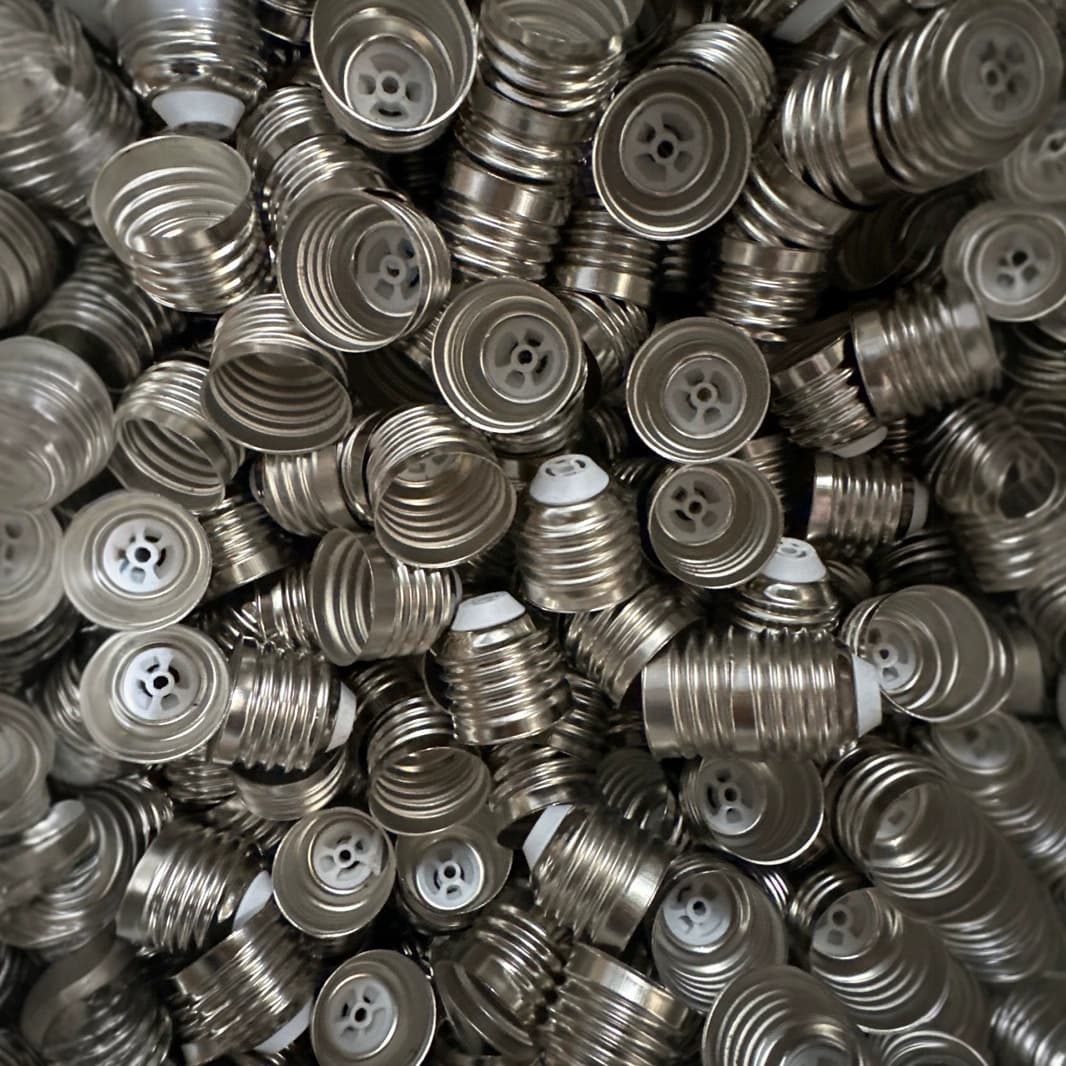 E27 B22 E14 iron nickel-plated solder-free lamp holder LED energy-saving lamp incandescent lamp screw bayonet lamp socket lighting accessories