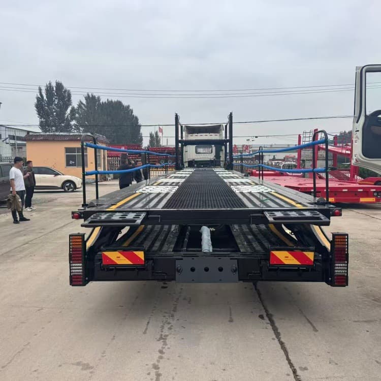 Cross-border European-style eight-bay car carrier, dual-purpose three-axle vehicle transport semi-trailer, 17-meter double-decker cage semi-trailer.