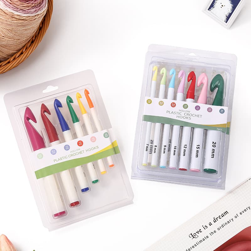 Colorful Hollow Plastic Tube Crochet Hooks, Large Size for Thick Yarn Knitting, 6 Hooks in Blister Pack, DIY Handmade Tool Set