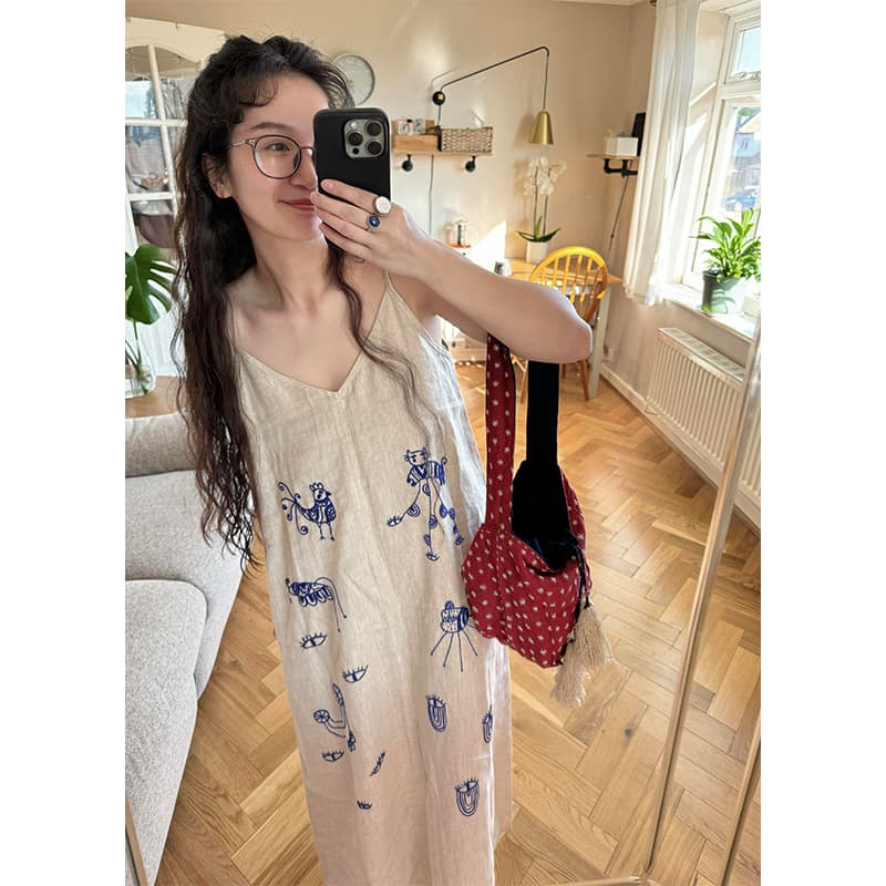 New Chinese Retro Design Embroidered Nightgown for Women Summer 2025 New Plus Size Spaghetti Strap Home Dress Wearable Outside