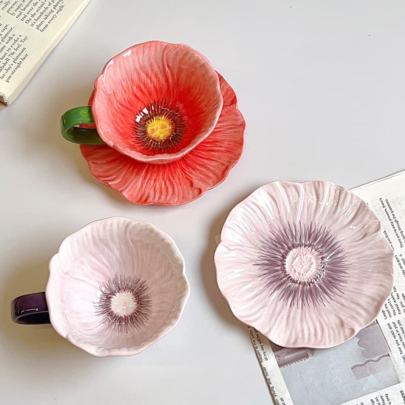 Creative hand-painted underglaze flowers ceramic coffee cup and saucer French retro petal afternoon tea cup and saucer souvenir