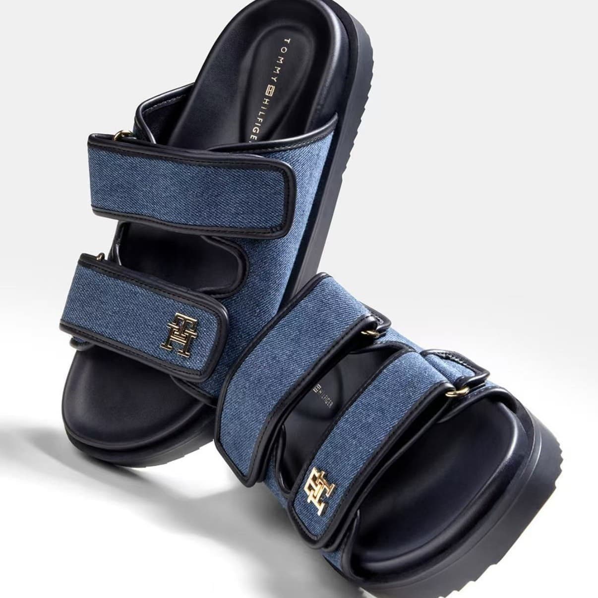 TM Home 2026 Summer New Fashion Canvas Velcro Sandals Women Thick Sole Metal Buckle Beach Sandals Women