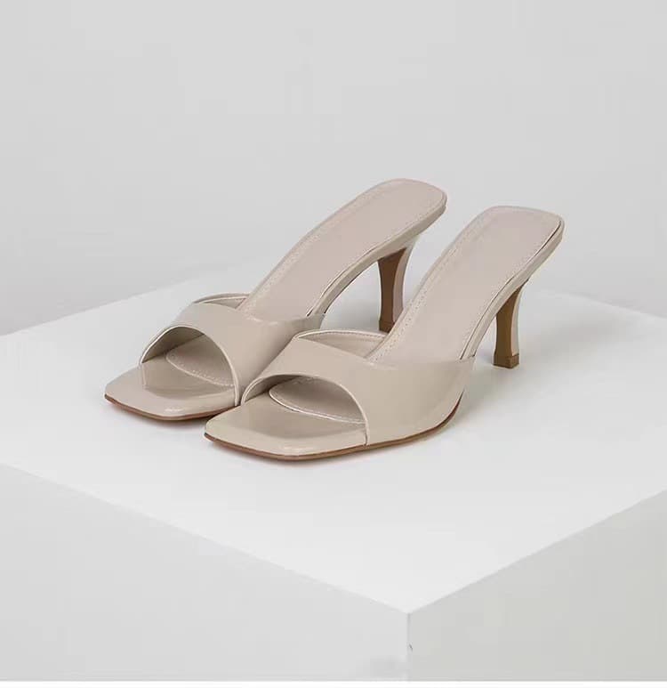 French High Heel Sandals Patent Leather 2024 New Versatile Thin Heel Square Toe Open Toe Sexy Outdoor Slippers for Women