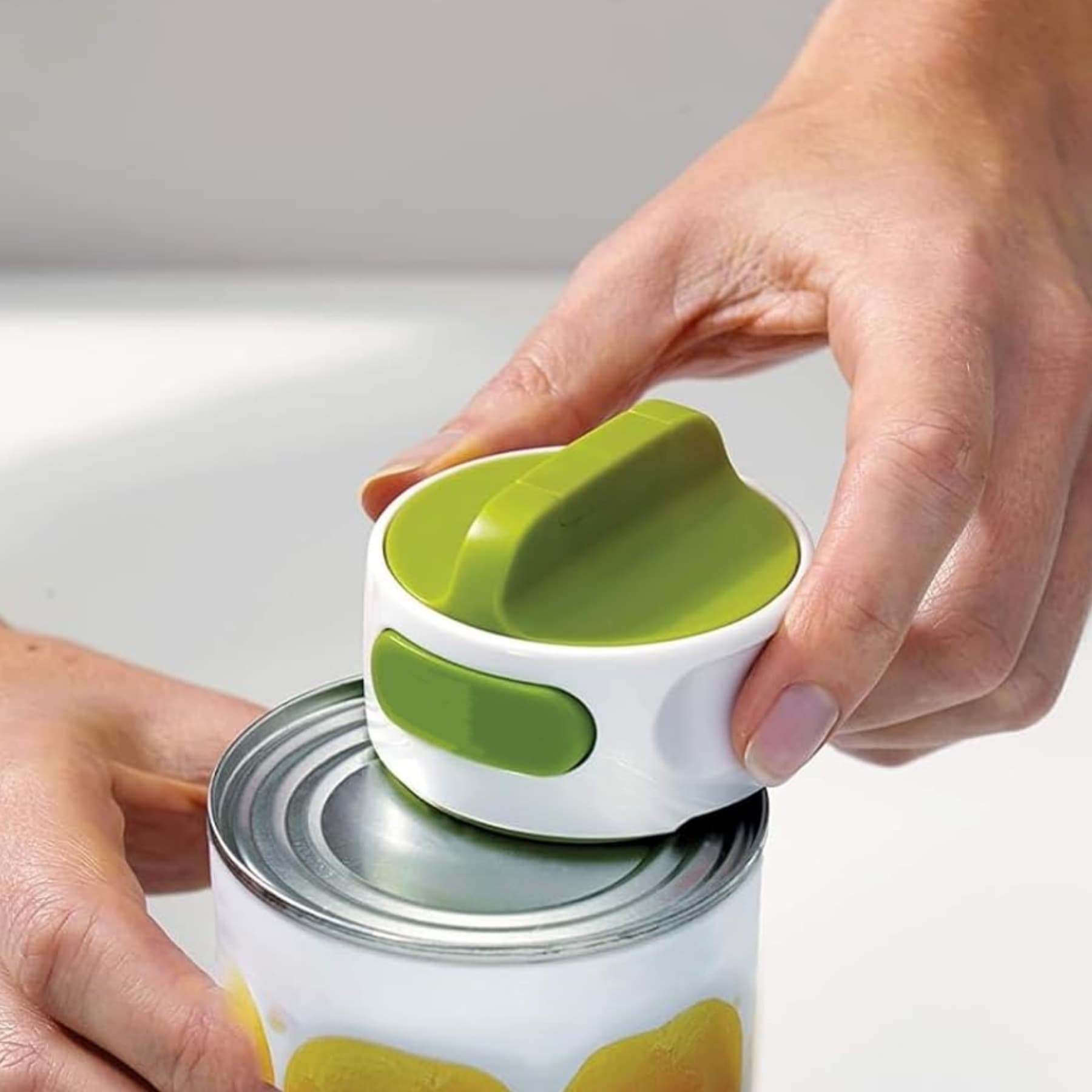 Manual rotary can opener stainless steel household cap opener cap screwing device cans labor-saving daily dining, kitchen and beverage utensils cross-border