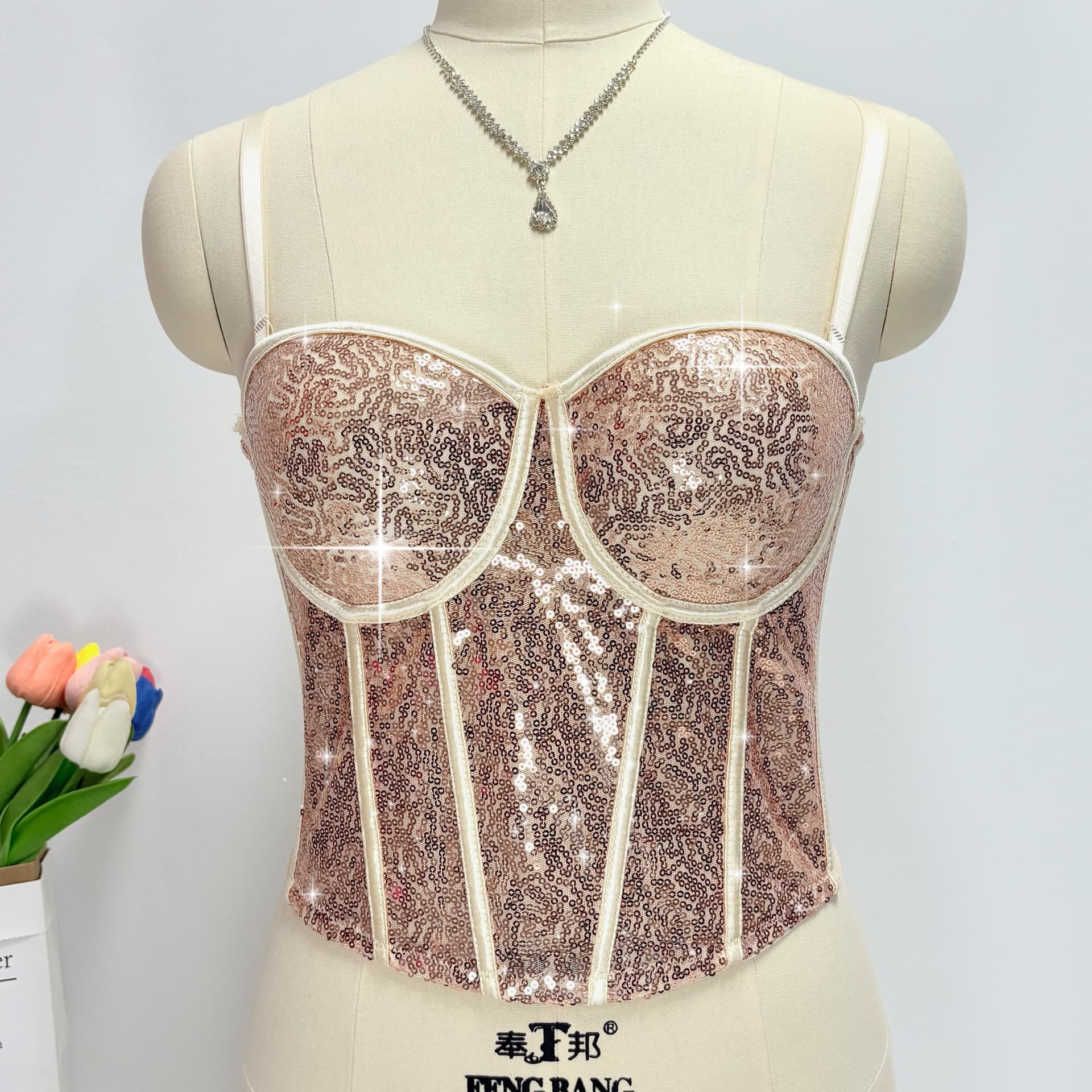 New European and American export product: sexy plus-size sequined fishtail corset for nightclubs and clubbing, perfect for hot girls to wear as outerwear.
