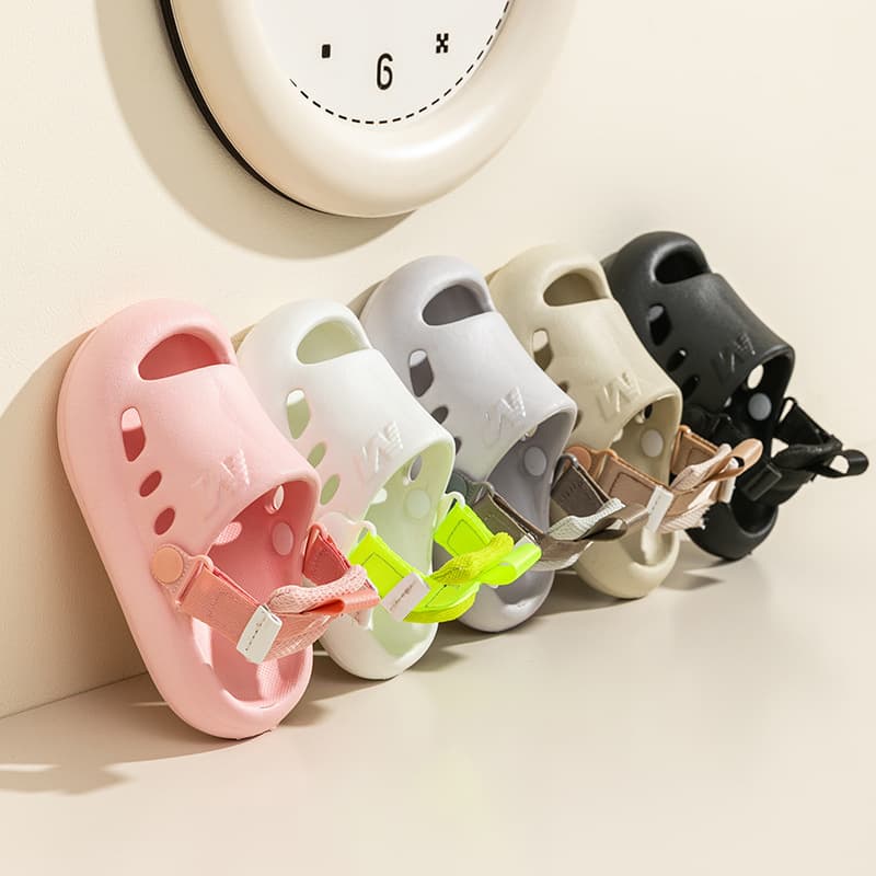 Summer Children's Sandals Korean Style Kids Boys Girls Slippers New EVA Solid Color Beach Closed-Toe Hole Shoes
