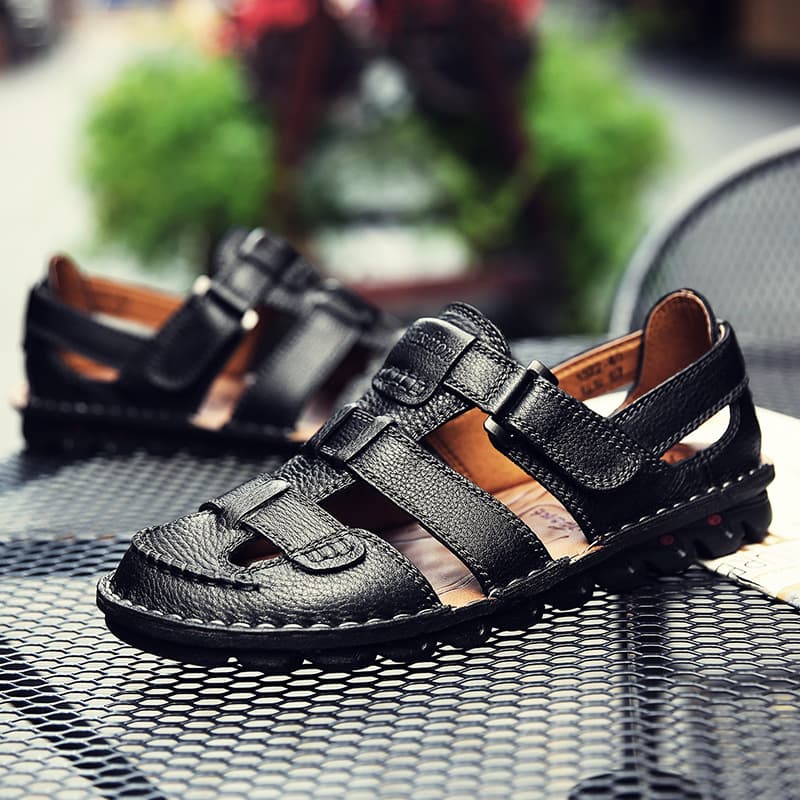 Cross-border independent station Amazon's popular beach shoes men's genuine leather toe-toe hollow lightweight breathable soft-soled anti-slip sandals