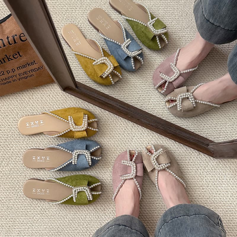 French Pearl Buckle Half Slippers for Women Spring Summer 2026 New Style Versatile Lazy One-Step Flat Sandals