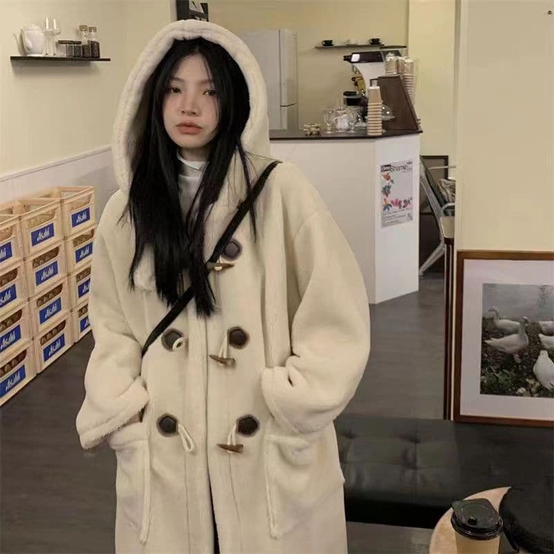 Mid-Length Horn Button Winter Coat with Faux Shearling Lining for Women, New Arrival College Style Warm Hooded Overcoat