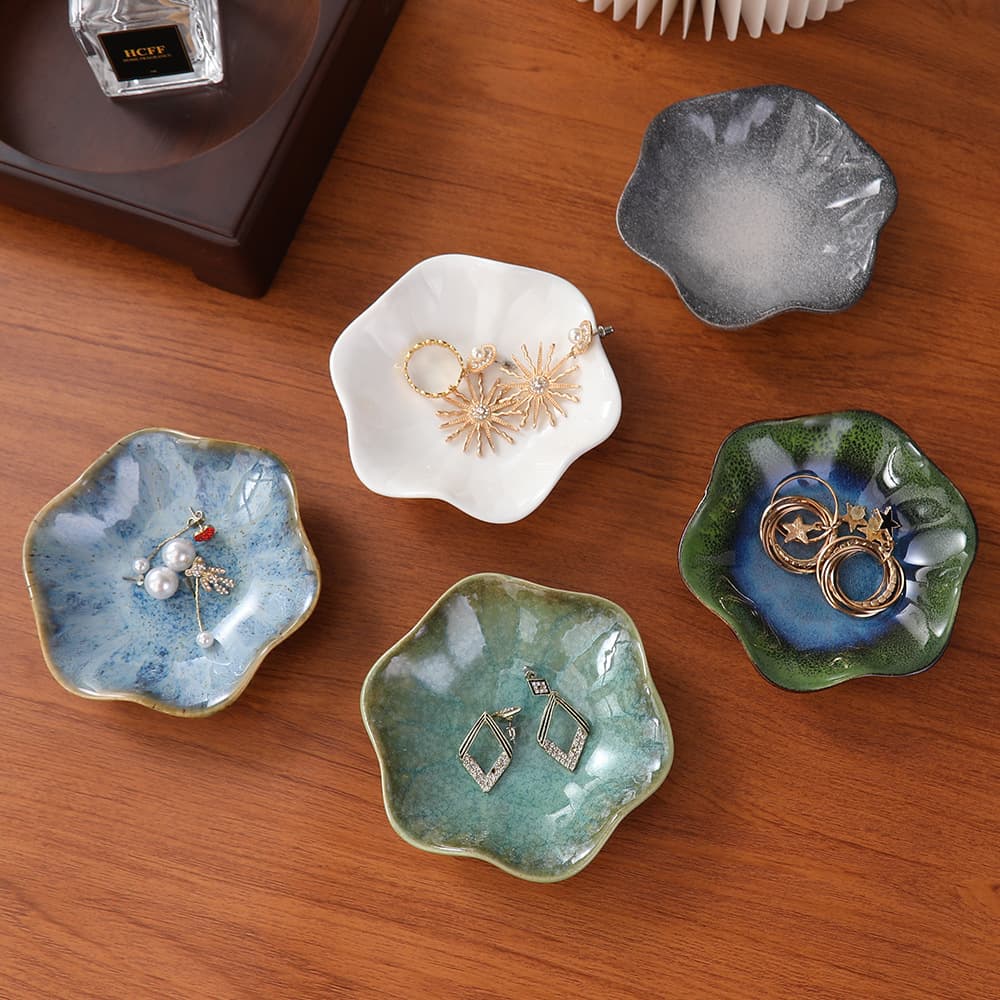 Creative personalized ceramic desktop accessory plating ornament, internet-famous same style light luxury jewelry storage plate, photo display plate