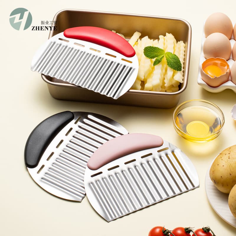 Household kitchen potato knife wavy knife wolf tooth French fries knife potato hand-held flower cutter for cutting fruits and vegetables