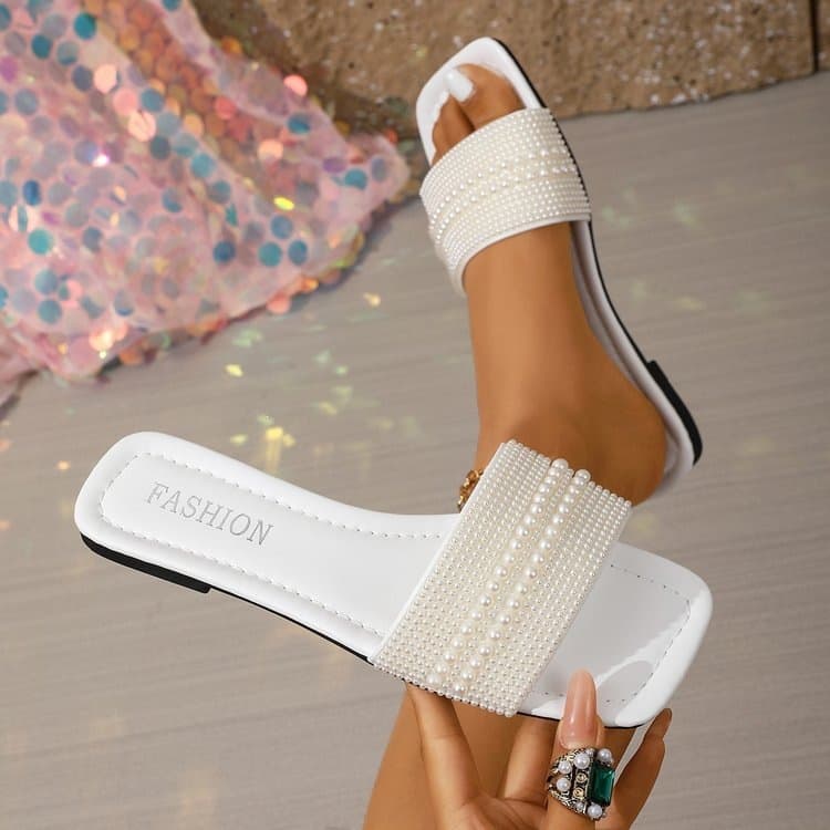 Wholesale Oversized Women's Sandals European American Style Square Toe Flat Slide Summer Beach Shoes