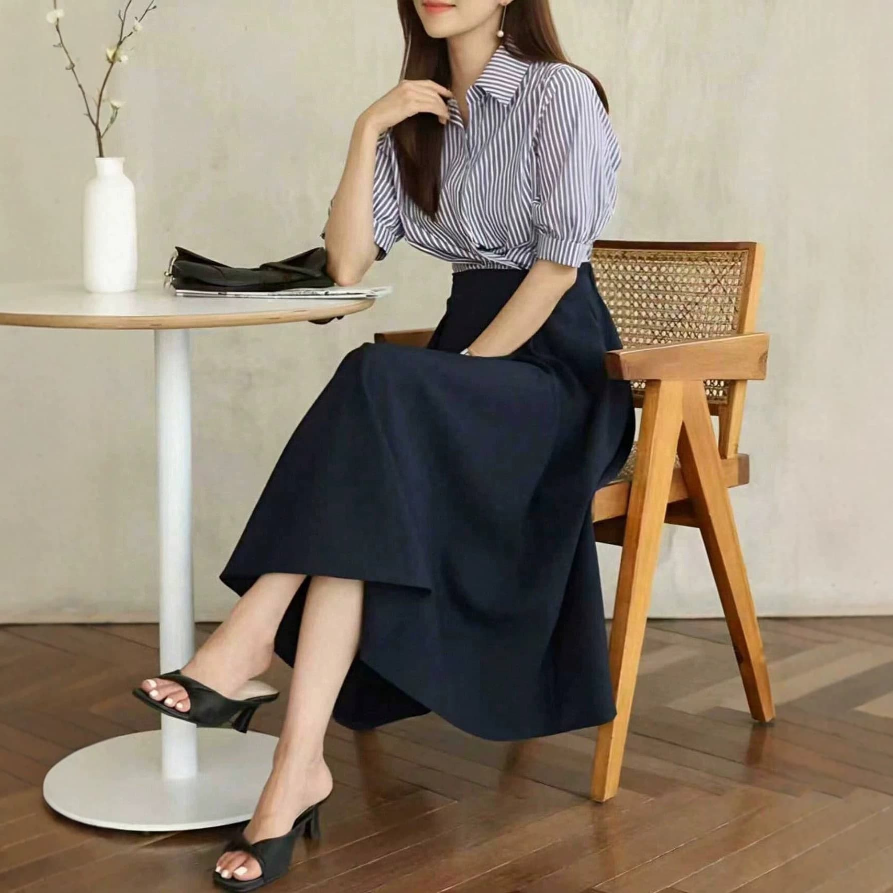 High-end solid color pleated skirt. Slim mid-length skirt that covers the crotch for commuting. Popular cross-border factory supply.