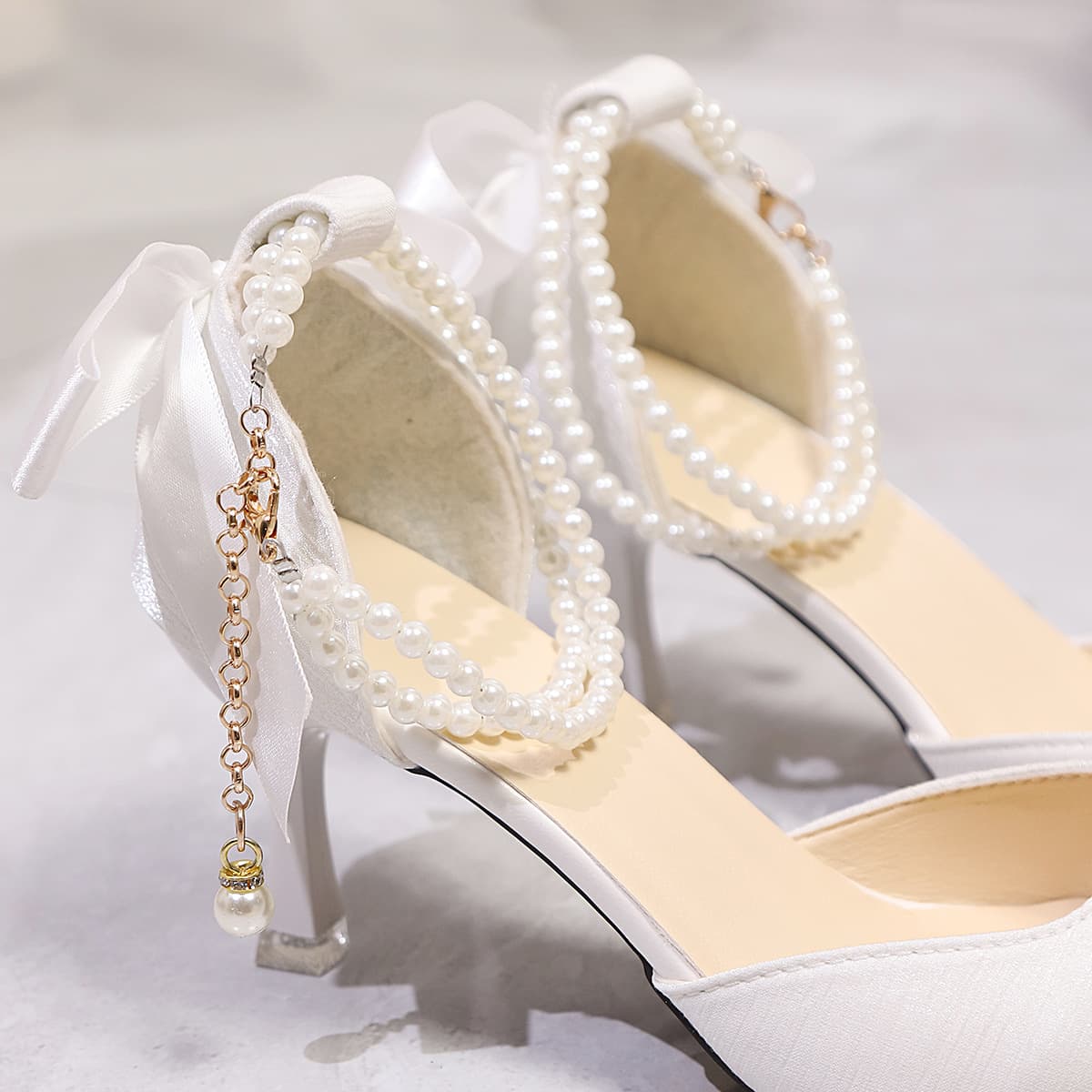 Closed Toe Sandals Women 2025 New Fashionable Bowknot High Heels One-Buckle Hollow Pointed Toe Elegant Sandals Women
