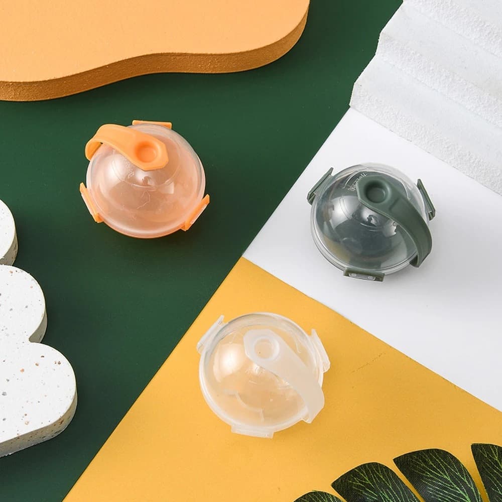 Whiskey Large Ice Ball Mold Round Ice Cube Tray Plastic Sphere Ice Maker Freeze Ice Tool for Bar Home Use