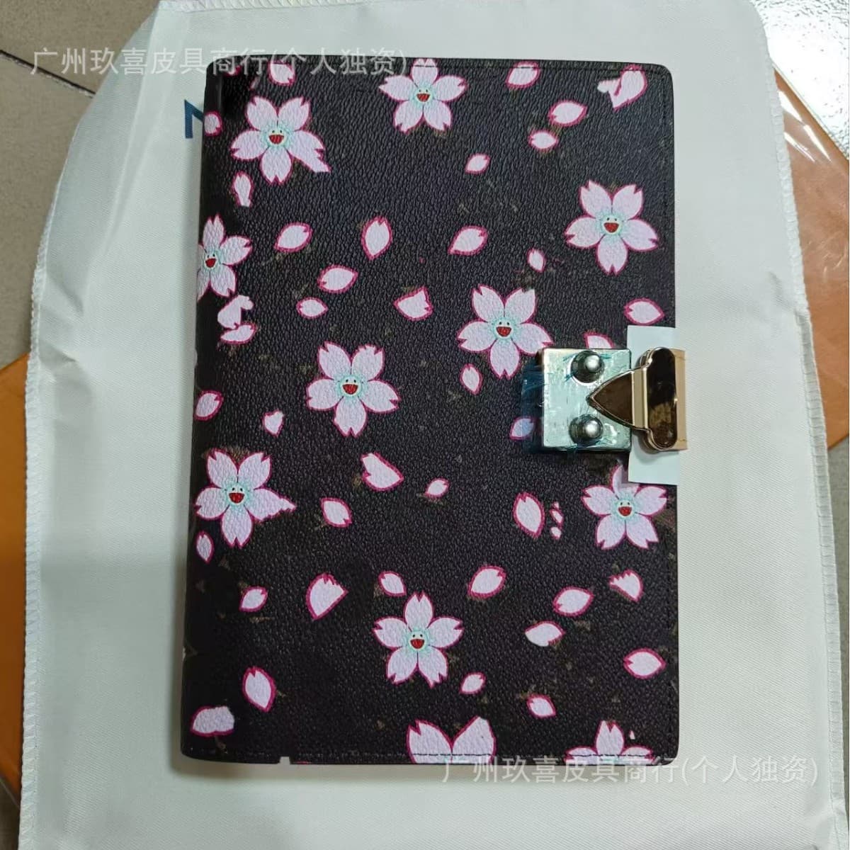 New style notebook leather case, fashionable printed cartoon pattern lock buckle notebook foreign trade popular genuine leather book protective cover