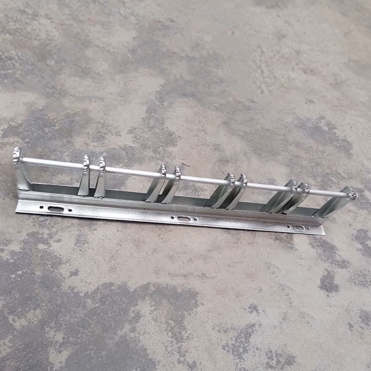 Temporary low-voltage power cable brackets for construction sites: standard thin street-style double-stem cold-galvanized power cable brackets.