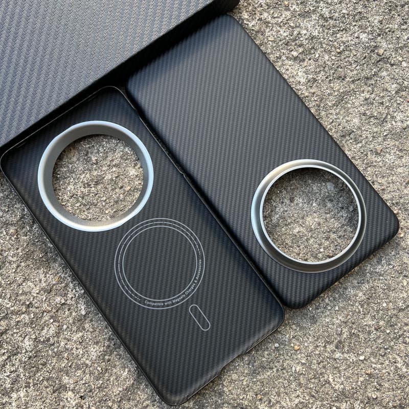 Huawei mate70pro Kevlar black new mobile phone case carbon fiber ultra-thin anti-fall magnetic protective hard case 7