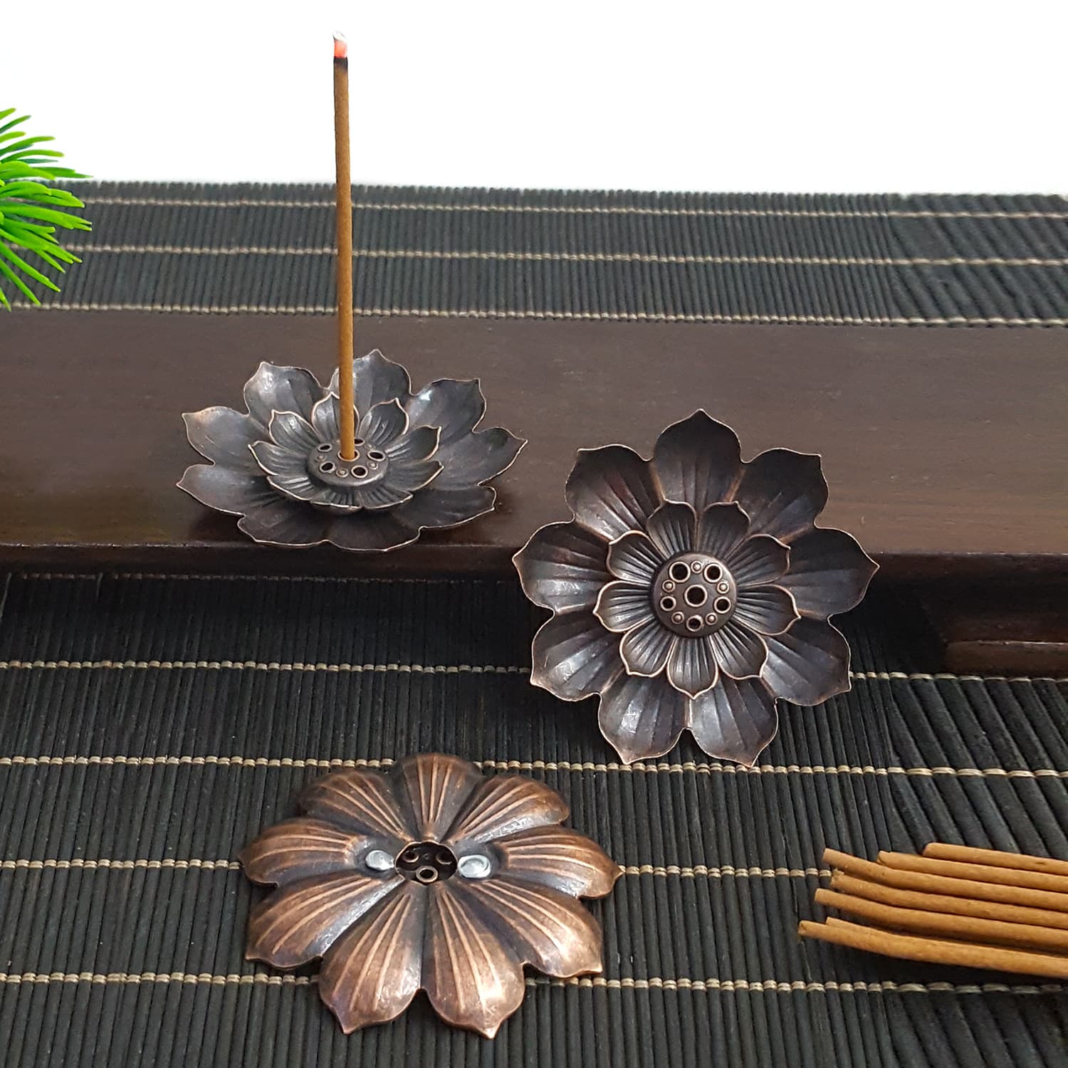 Lotus Incense Holder Alloy Censer Ornament New Chinese Style Stick Incense Tray Home Incense Creative Sandalwood Agarwood Incense Base