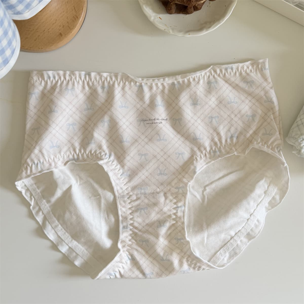 Korean Sweet Bowknot Women's Panties, Chic Triangle Style, Soft and Delicate, Pure Cotton Crotch