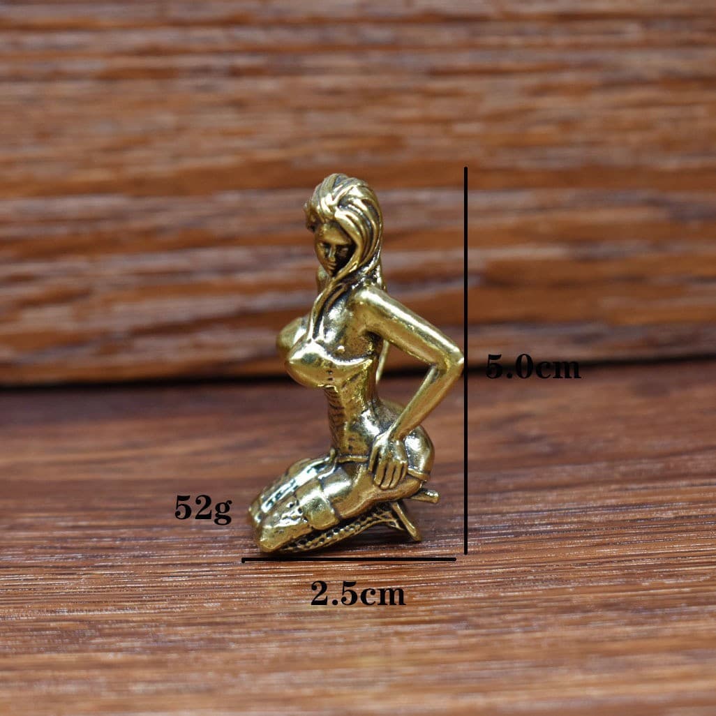 Creative Brass-Plated Girl Figurine, Fair-Skinned Beauty with Long Legs and a Hot Figure, Sexy Model Small Gift