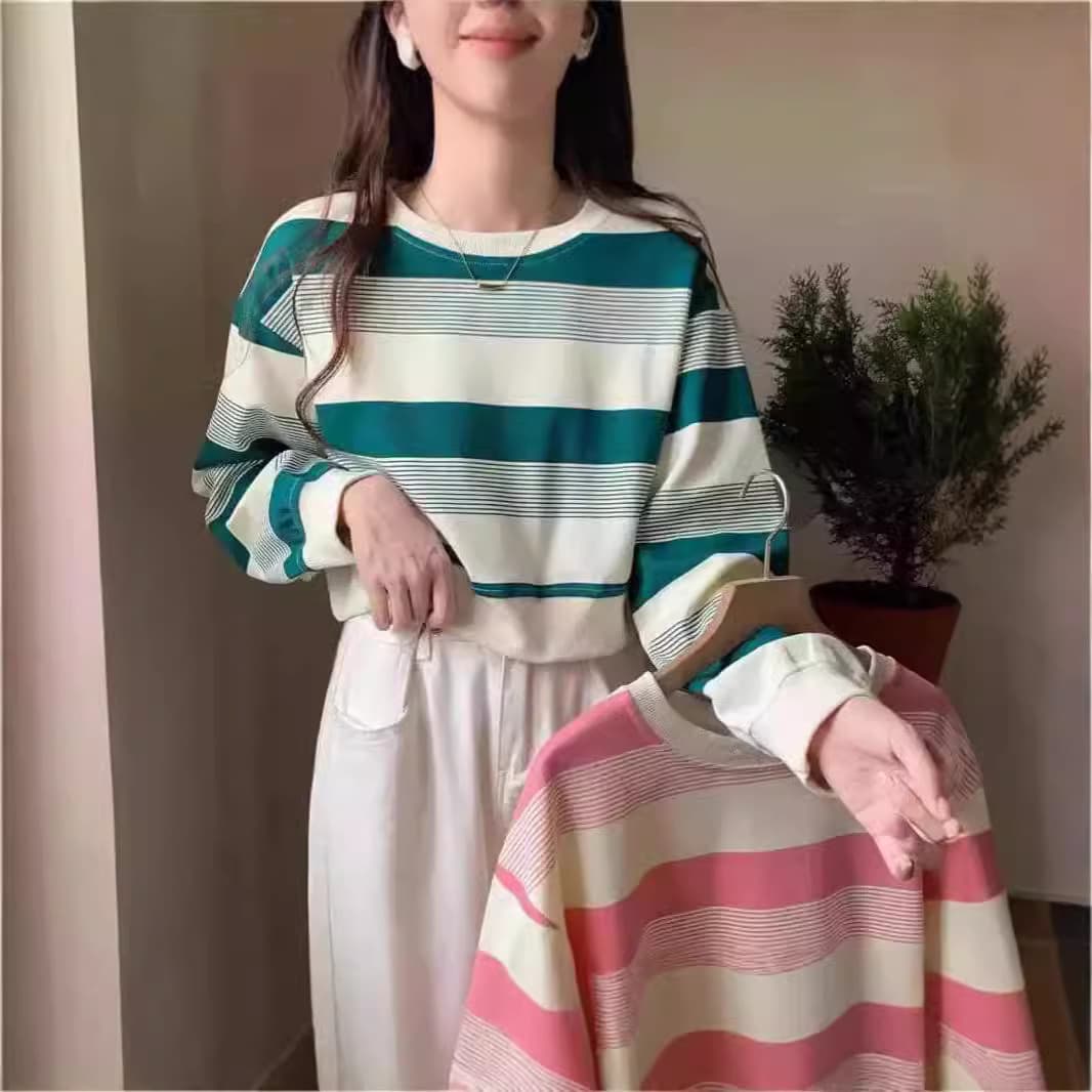 2025 Early Fall New Loose Thin Long-Sleeve Top, Trendy American-Style Short Striped Round Neck Sweatshirt for Female Students