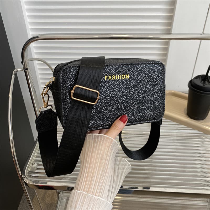 Fashionable Wide Strap Shoulder Crossbody Bag 2023 Summer New Trendy Small Square Bag Coin Purse