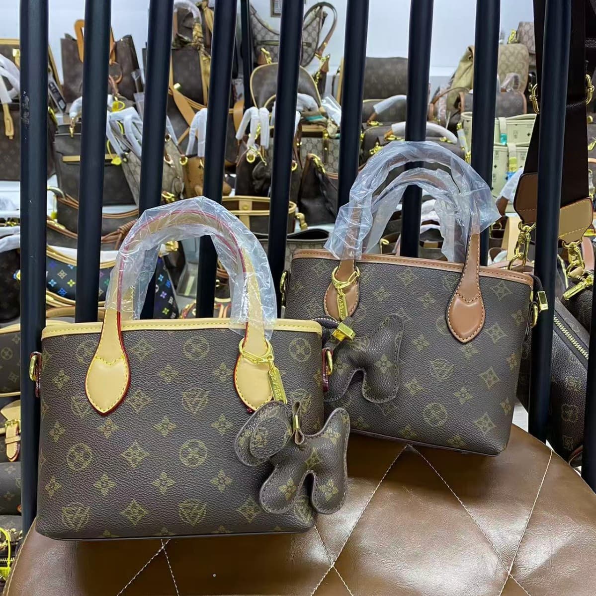 Louis Fleur Handbag Women's 2025 New Retro Print Small Tote Bag Single Shoulder Bag Crossbody Bag Market Basket Pattern