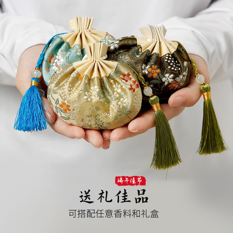 Ancient style palace jewelry bag sachet empty bag woven embroidered pouch sachet brocade bag blessing bag Japanese style gold silk folding bag