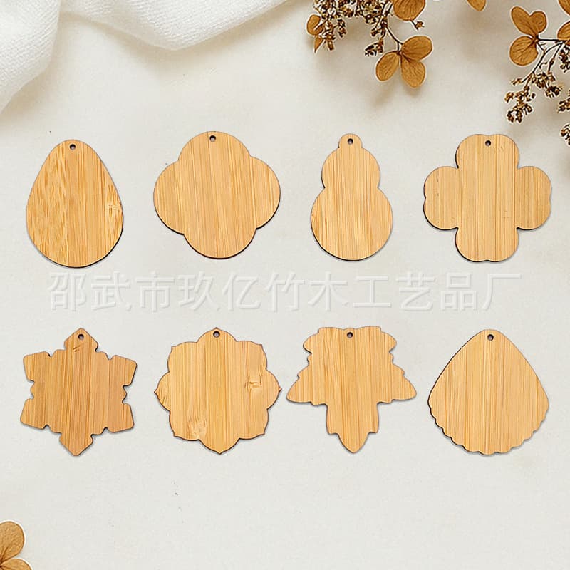 Bamboo Wind Chime Pendant DIY Kit with Shell Four-Leaf Clover Design and Blank Bamboo Plates for Hanging Ornaments