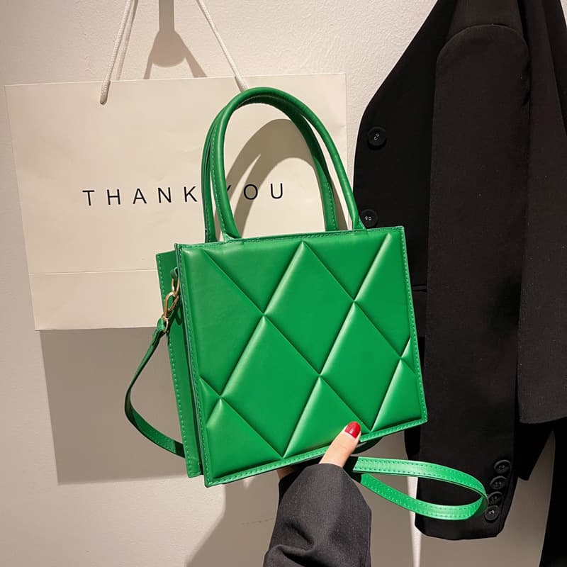 Fashionable Solid Color Bag for Women 2022 New Spring Summer Diamond Quilted Solid Color Handbag Shoulder Crossbody Bag Simple Small Square Bag Trendy